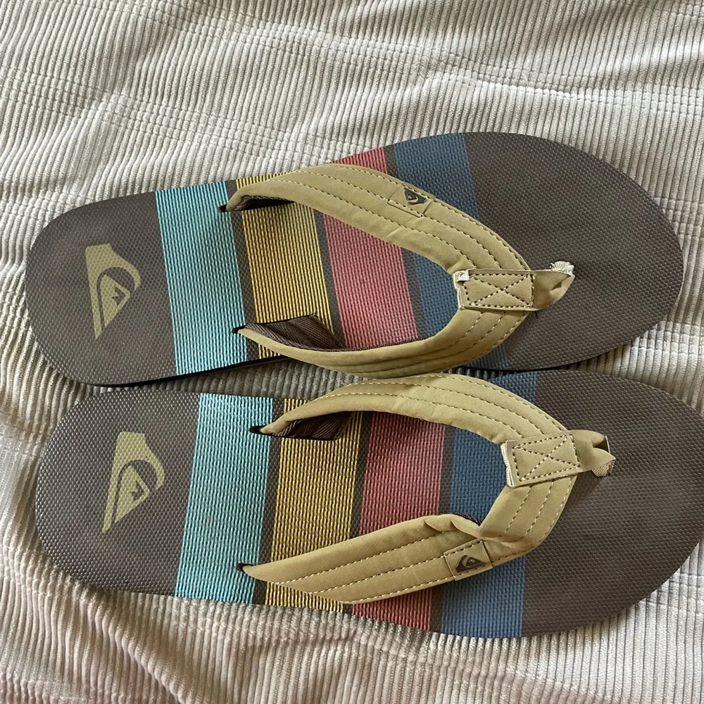 Quiksilver flip flops